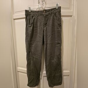 Democracy Women's Green Pants Size 8